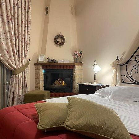 Valentini Guesthouse Karpenisi ภายนอก รูปภาพ