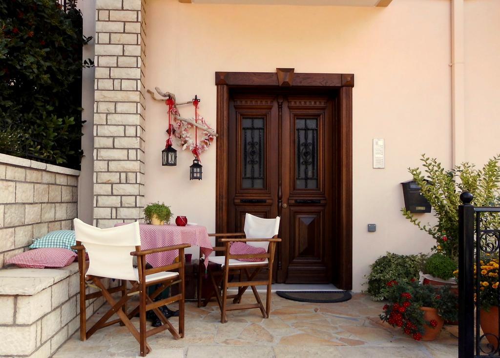 Valentini Guesthouse Karpenisi ภายนอก รูปภาพ