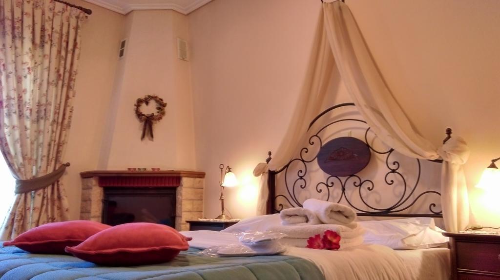 Valentini Guesthouse Karpenisi ภายนอก รูปภาพ