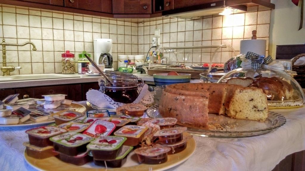Valentini Guesthouse Karpenisi ภายนอก รูปภาพ