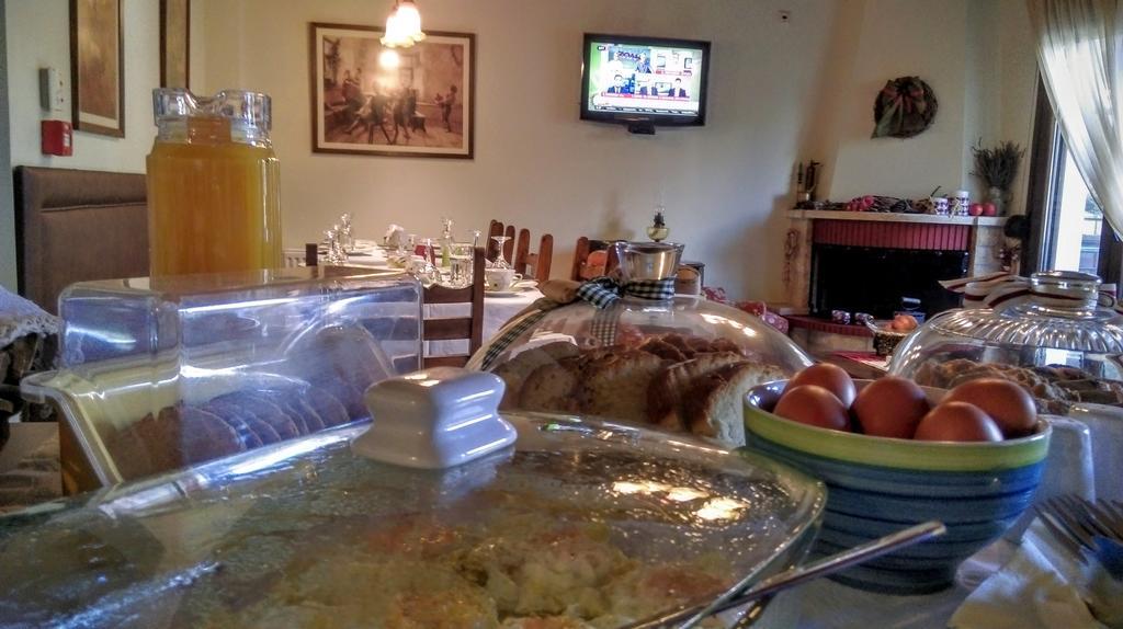 Valentini Guesthouse Karpenisi ภายนอก รูปภาพ