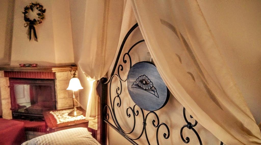Valentini Guesthouse Karpenisi ภายนอก รูปภาพ